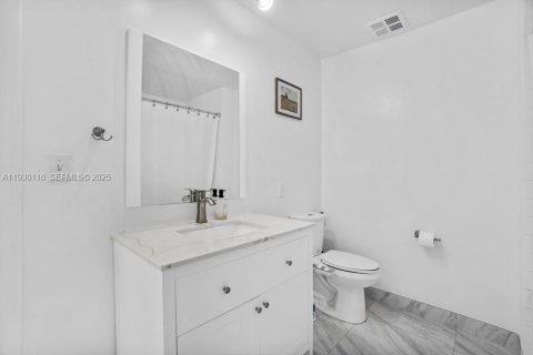 Купить кондоминиум в Майами, Флорида 2 спальни, 88.63м2, № 1994648 - фото 18