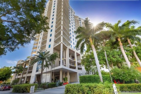 Кондоминиум с 2 спальнями в Майами, Флорида № 1994648