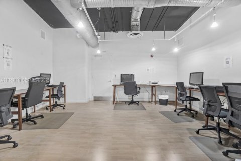 Купить кондоминиум в Майами, Флорида 2 спальни, 88.63м2, № 1994648 - фото 23