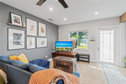 Villa ou maison à louer à Hollywood, Floride: 3 chambres, 104.61 m2 № 2050226 - photo 5