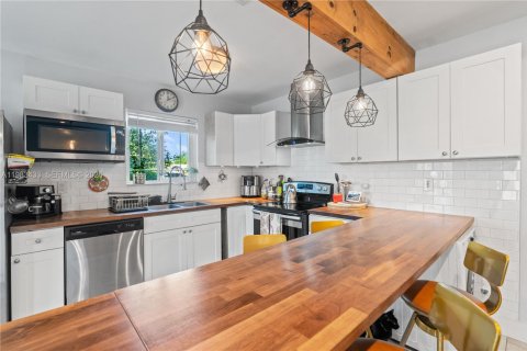 Villa ou maison à louer à Hollywood, Floride: 3 chambres, 104.61 m2 № 2050226 - photo 11