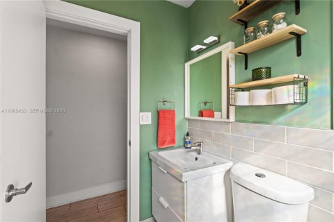 Villa ou maison à louer à Hollywood, Floride: 3 chambres, 104.61 m2 № 2050226 - photo 19