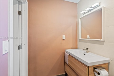 Villa ou maison à louer à Hollywood, Floride: 3 chambres, 104.61 m2 № 2050226 - photo 28