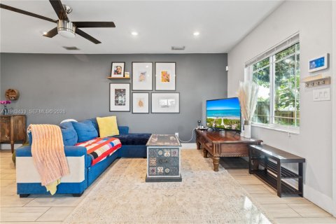 Villa ou maison à louer à Hollywood, Floride: 3 chambres, 104.61 m2 № 2050226 - photo 14