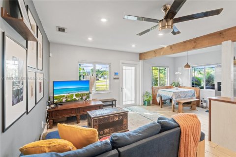 Villa ou maison à louer à Hollywood, Floride: 3 chambres, 104.61 m2 № 2050226 - photo 13