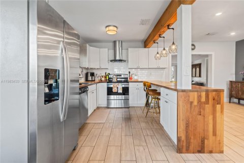 Villa ou maison à louer à Hollywood, Floride: 3 chambres, 104.61 m2 № 2050226 - photo 10