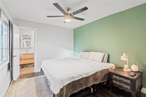 Villa ou maison à louer à Hollywood, Floride: 3 chambres, 104.61 m2 № 2050226 - photo 25