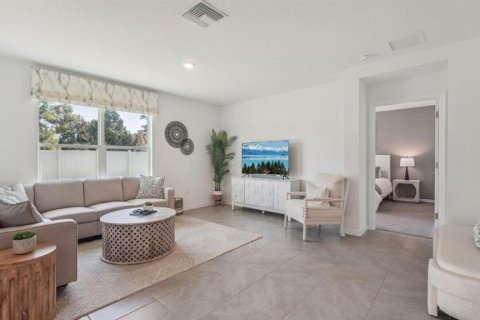 Villa ou maison à vendre à Zephyrhills, Floride: 4 chambres, 169.83 m2 № 2405156 - photo 11