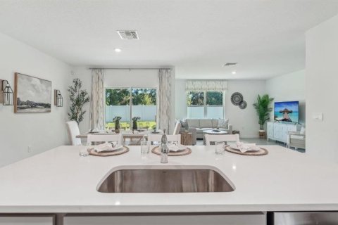 Villa ou maison à vendre à Zephyrhills, Floride: 4 chambres, 169.83 m2 № 2405156 - photo 7