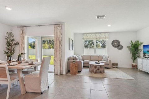 Villa ou maison à vendre à Zephyrhills, Floride: 4 chambres, 169.83 m2 № 2405156 - photo 10