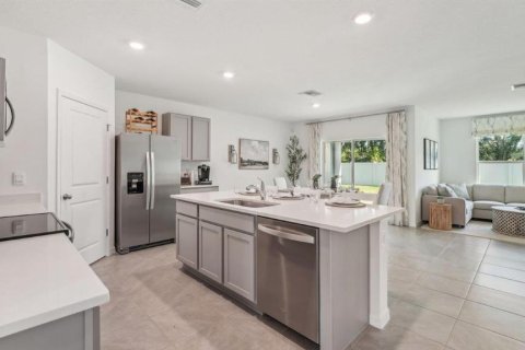 Villa ou maison à vendre à Zephyrhills, Floride: 4 chambres, 169.83 m2 № 2405156 - photo 3