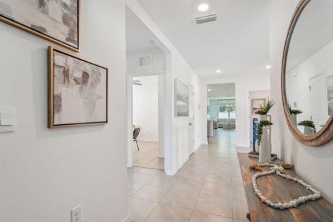 Villa ou maison à vendre à Zephyrhills, Floride: 4 chambres, 169.83 m2 № 2405156 - photo 2