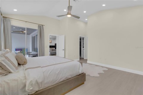 House in Davenport, Florida 4 bedrooms, 238.85 sq.m. № 2389464 - photo 23