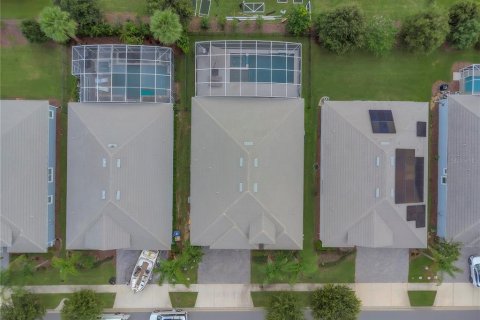 House in Davenport, Florida 4 bedrooms, 238.85 sq.m. № 2389464 - photo 3