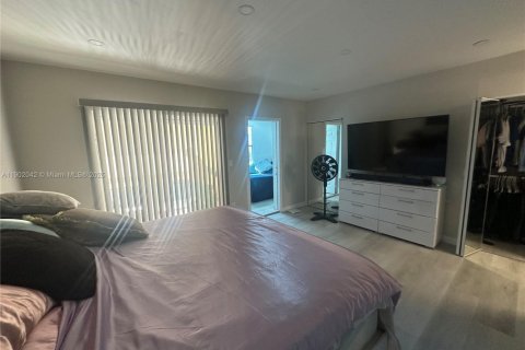 Condo in North Miami Beach, Florida, 3 bedrooms  № 1953526 - photo 14