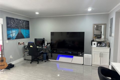 Condo in North Miami Beach, Florida, 3 bedrooms  № 1953526 - photo 3