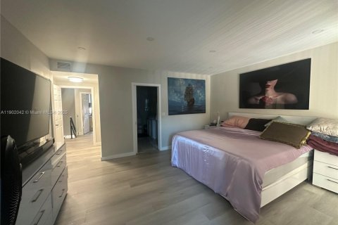 Condo in North Miami Beach, Florida, 3 bedrooms  № 1953526 - photo 16