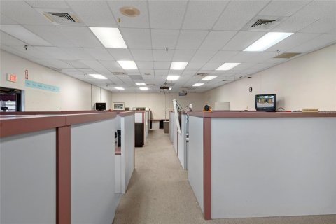 Immobilier commercial à louer à Crystal River, Floride: 597.36 m2 № 1629202 - photo 7