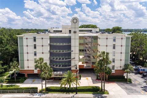 Condominio en alquiler en Winter Park, Florida, 1 dormitorio, 85.01 m2 № 1880744 - foto 2