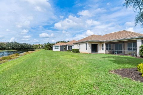 House in Bradenton, Florida 4 bedrooms, 214.05 sq.m. № 2406944 - photo 7