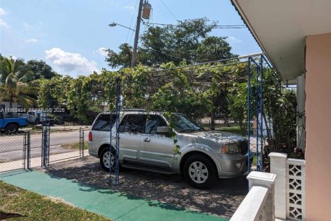 Купить виллу или дом в Хайалиа, Флорида 4 спальни, 166.39м2, № 2027014 - фото 2