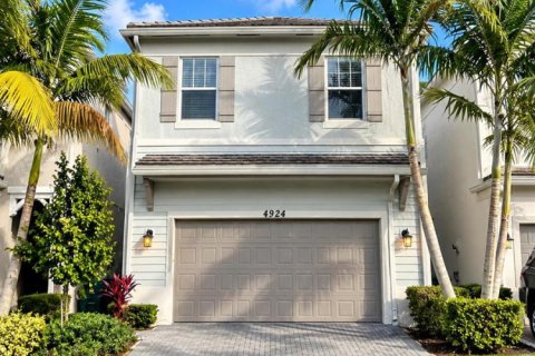 Villa ou maison à Tamarac, Floride 4 chambres, 192.59 m2 № 2359847