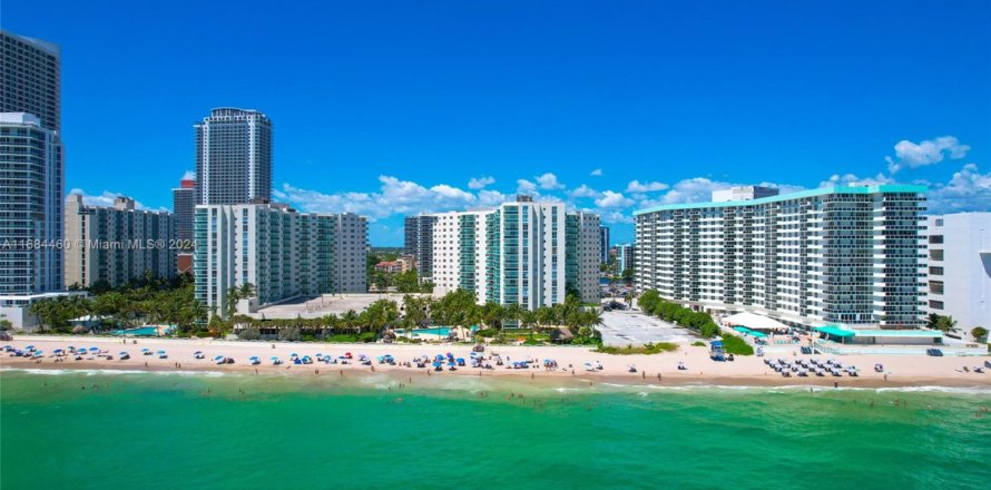 Condominio en Hollywood, Florida, 1 dormitorio № 1860848