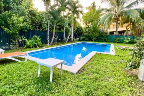 Casa en venta en Cutler Bay, Florida, 5 dormitorios, 315.77 m2 № 1457604 - foto 8