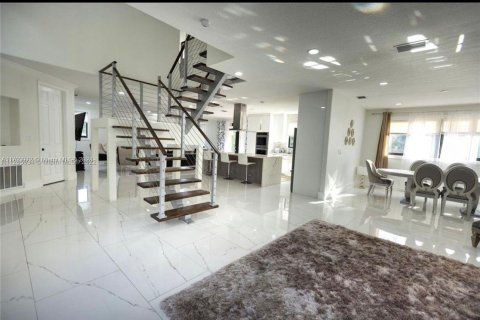 Casa en venta en Cutler Bay, Florida, 5 dormitorios, 315.77 m2 № 1457604 - foto 18