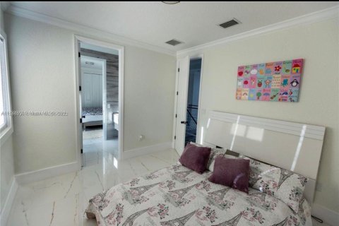 Casa en venta en Cutler Bay, Florida, 5 dormitorios, 315.77 m2 № 1457604 - foto 21