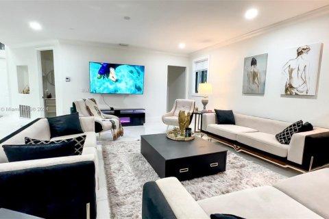 Casa en venta en Cutler Bay, Florida, 5 dormitorios, 315.77 m2 № 1457604 - foto 7