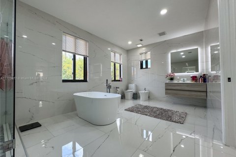 Casa en venta en Cutler Bay, Florida, 5 dormitorios, 315.77 m2 № 1457604 - foto 14