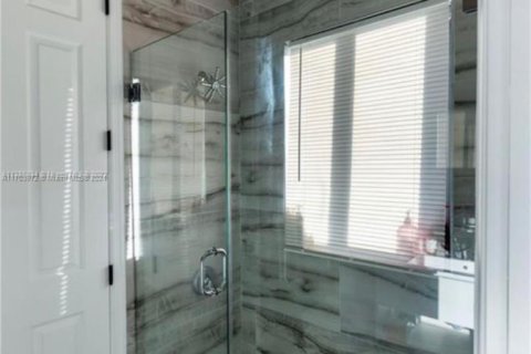Casa en venta en Cutler Bay, Florida, 5 dormitorios, 315.77 m2 № 1457604 - foto 20