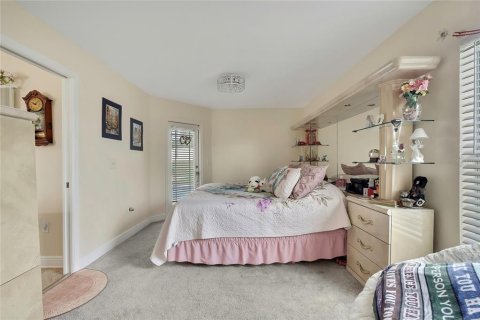 House in Spring Hill, Florida 3 bedrooms, 147.9 sq.m. № 2259407 - photo 19