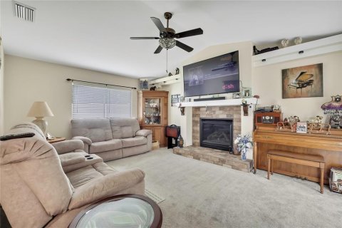 House in Spring Hill, Florida 3 bedrooms, 147.9 sq.m. № 2259407 - photo 15