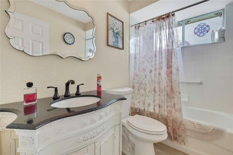 House in Spring Hill, Florida 3 bedrooms, 147.9 sq.m. № 2259407 - photo 27