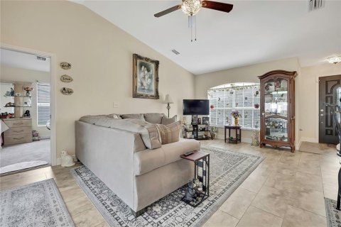 House in Spring Hill, Florida 3 bedrooms, 147.9 sq.m. № 2259407 - photo 7