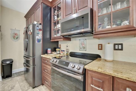 House in Spring Hill, Florida 3 bedrooms, 147.9 sq.m. № 2259407 - photo 11