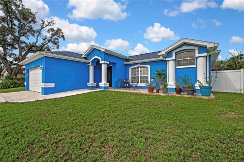 House in Spring Hill, Florida 3 bedrooms, 147.9 sq.m. № 2259407