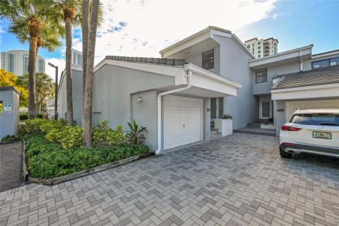 Touwnhouse à louer à Sunny Isles Beach, Floride: 4 chambres, 225.29 m2 № 2322124 - photo 7