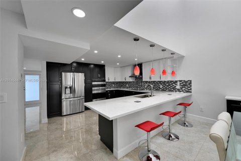Touwnhouse à louer à Sunny Isles Beach, Floride: 4 chambres, 225.29 m2 № 2322124 - photo 11