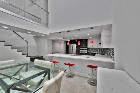Touwnhouse à louer à Sunny Isles Beach, Floride: 4 chambres, 225.29 m2 № 2322124 - photo 9