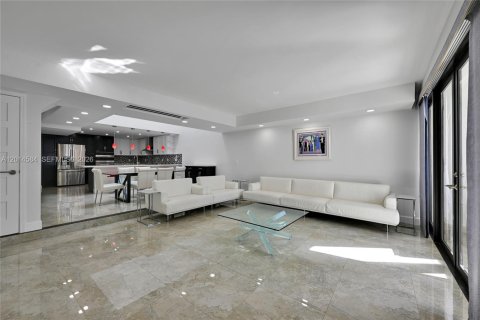Touwnhouse à louer à Sunny Isles Beach, Floride: 4 chambres, 225.29 m2 № 2322124 - photo 12