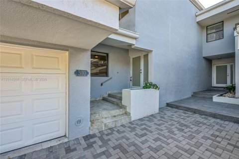 Touwnhouse à louer à Sunny Isles Beach, Floride: 4 chambres, 225.29 m2 № 2322124 - photo 8