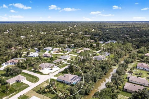 House in North Port, Florida 3 bedrooms, 181.81 sq.m. № 1917653 - photo 4