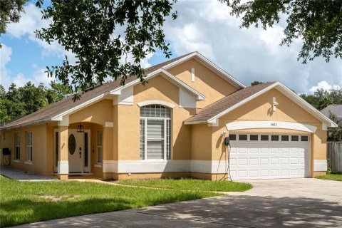 House in Apopka, Florida 4 bedrooms, 179.39 sq.m. № 2352322
