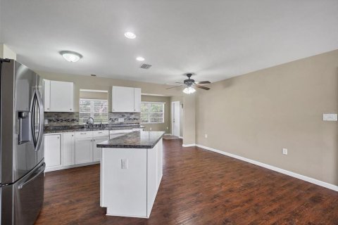 House in Venice, Florida 2 bedrooms, 122.54 sq.m. № 1521573 - photo 15