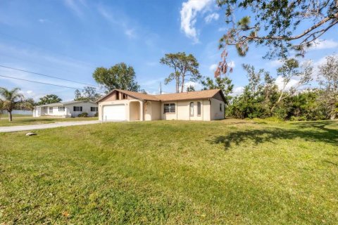 House in Venice, Florida 2 bedrooms, 122.54 sq.m. № 1521573 - photo 5