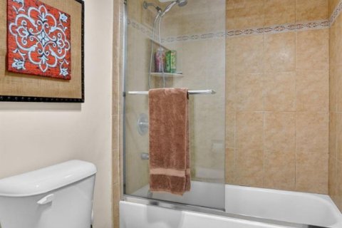 Copropriété à vendre à Boca Raton, Floride: 2 chambres, 104.98 m2 № 2301826 - photo 25