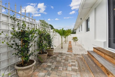 Villa ou maison à louer à Saint Petersburg, Floride: 3 chambres, 122.63 m2 № 1858318 - photo 29